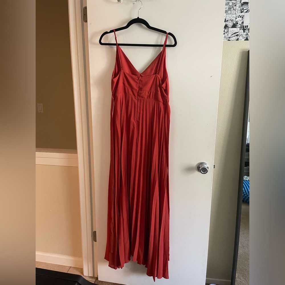 Formal Dress - Picture 2 of 3
